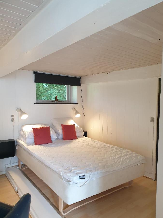 Ferienwohnung Violen Åkirkeby Exterior foto